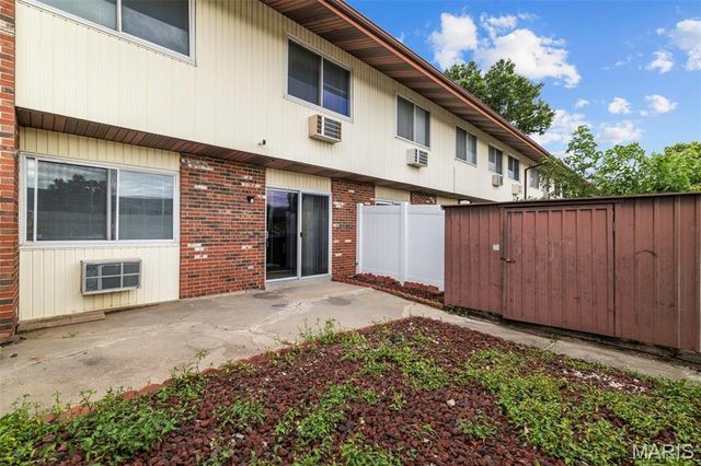 7473 Hazelcrest Drive, Hazelwood, MO 63042