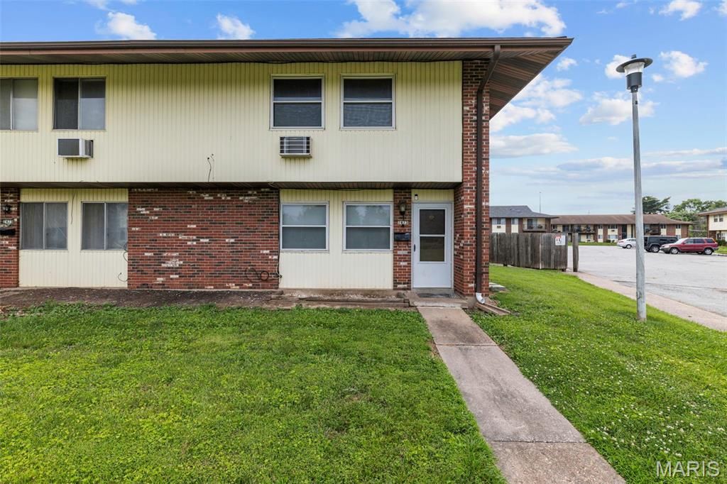 7473 Hazelcrest Drive, Hazelwood, MO 63042