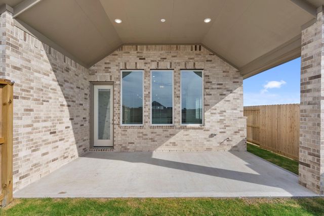 11919 Canal View Boulevard, Mont Belvieu, TX 77523