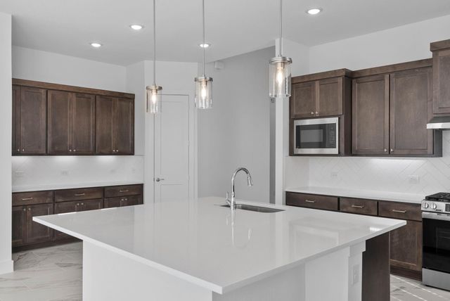 11919 Canal View Boulevard, Mont Belvieu, TX 77523