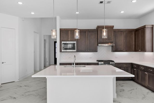 11919 Canal View Boulevard, Mont Belvieu, TX 77523