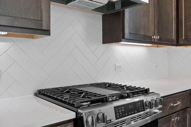 11919 Canal View Boulevard, Mont Belvieu, TX 77523