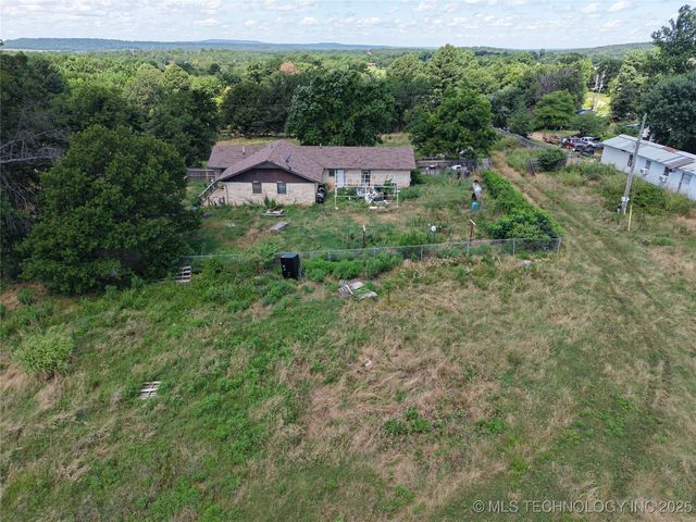 30332 S Vfw, Stigler, OK 74462