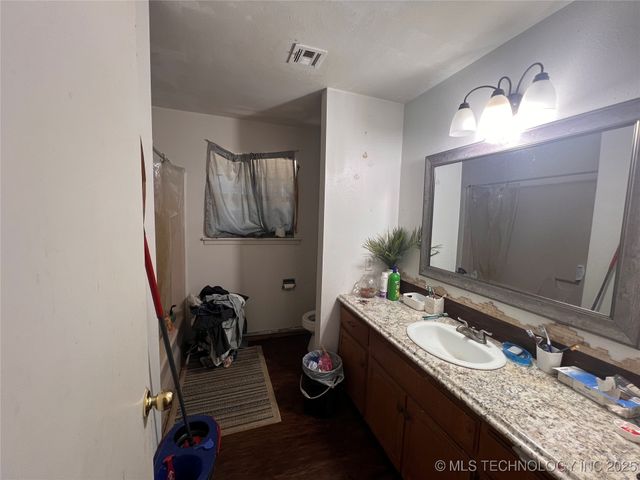 30332 S Vfw, Stigler, OK 74462