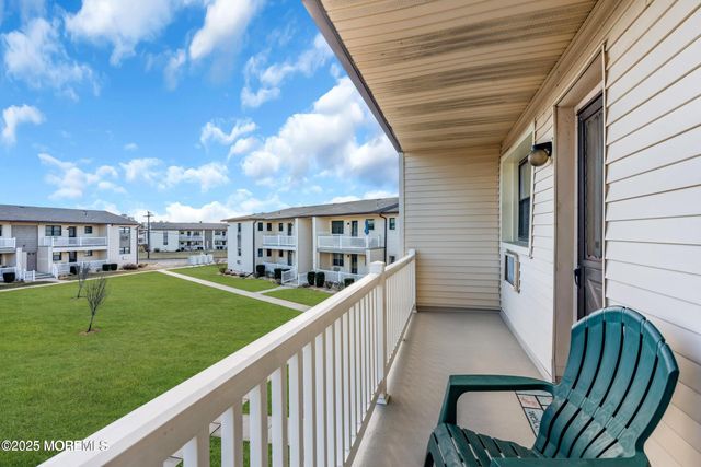 98 Wharfside Drive, Monmouth Beach, NJ 07750