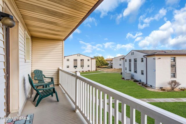 98 Wharfside Drive, Monmouth Beach, NJ 07750