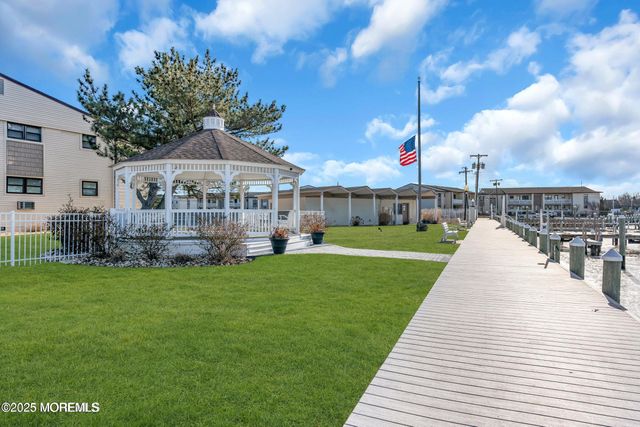 98 Wharfside Drive, Monmouth Beach, NJ 07750