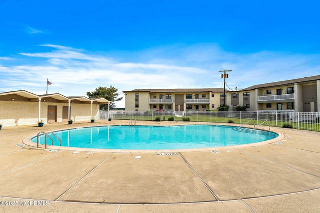98 Wharfside Drive, Monmouth Beach, NJ 07750