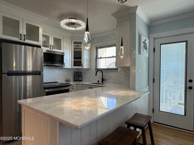 98 Wharfside Drive, Monmouth Beach, NJ 07750