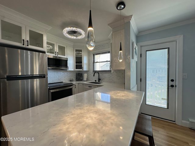 98 Wharfside Drive, Monmouth Beach, NJ 07750