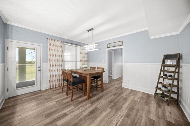 407 Locust Drive, Oak Leaf, TX 75154