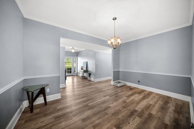 407 Locust Drive, Oak Leaf, TX 75154