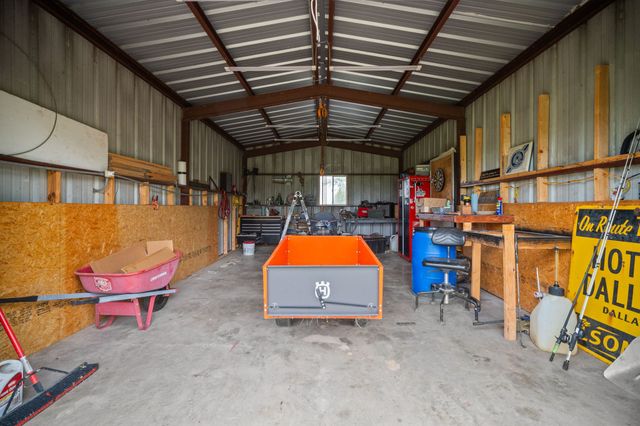 407 Locust Drive, Oak Leaf, TX 75154