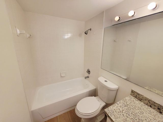 662 Burgundy N, Delray Beach, FL 33484