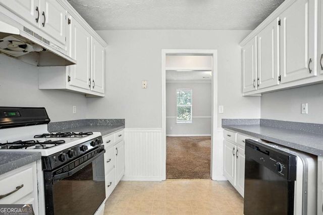 11747 Spring Lake Way, Fayetteville, GA 30215