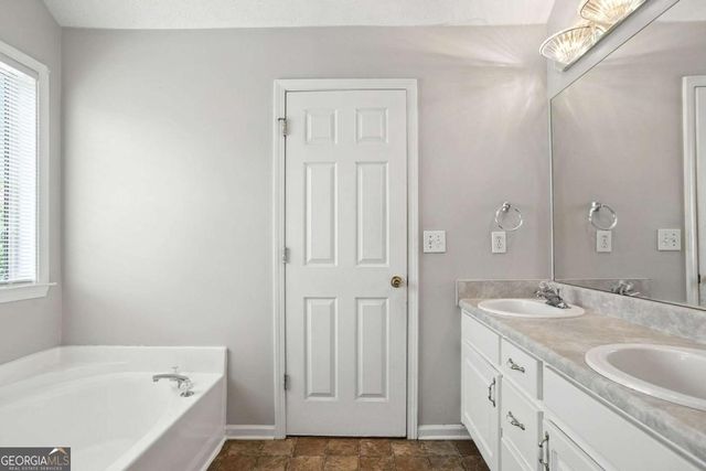 11747 Spring Lake Way, Fayetteville, GA 30215