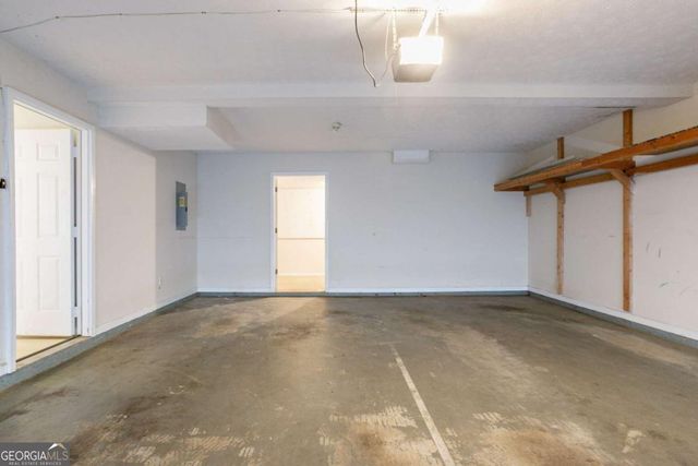 11747 Spring Lake Way, Fayetteville, GA 30215