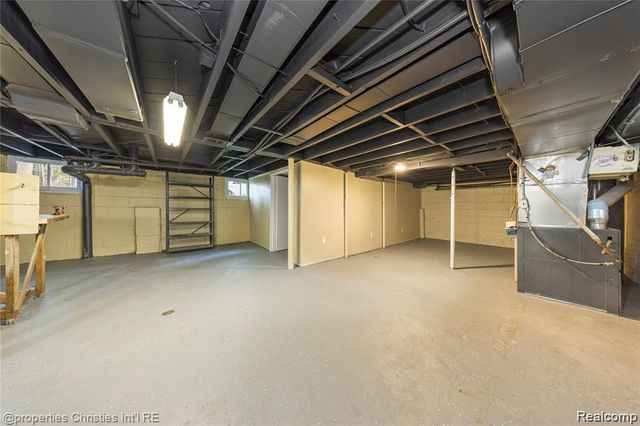 421 W Troy Street A, Ferndale, MI 48220