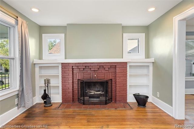 421 W Troy Street A, Ferndale, MI 48220