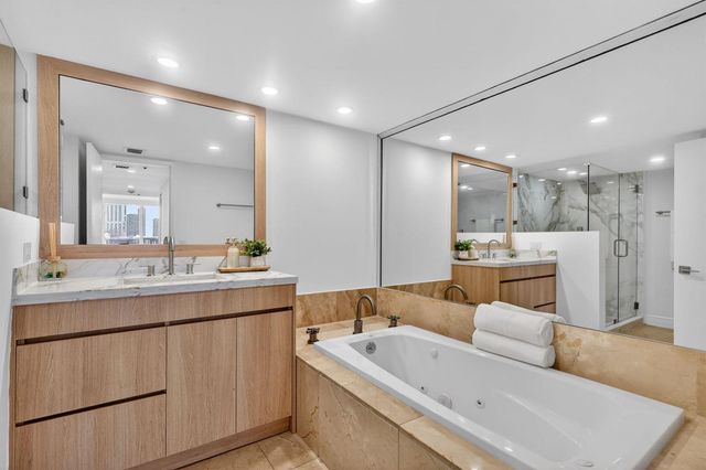 1717 N Bayshore Drive A-2935, Miami, FL 33132