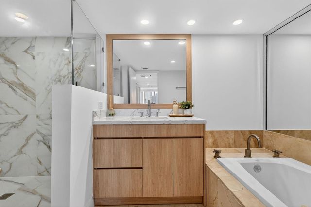 1717 N Bayshore Drive A-2935, Miami, FL 33132
