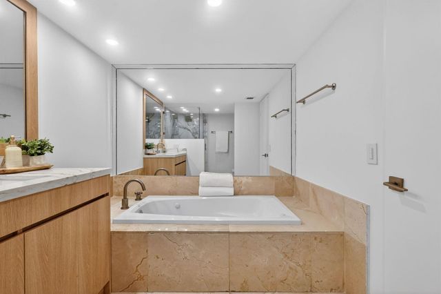 1717 N Bayshore Drive A-2935, Miami, FL 33132