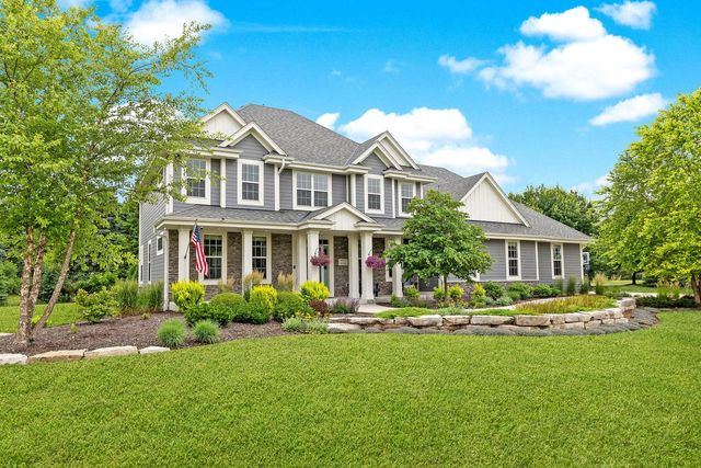 W245N7230 Stonefield DRIVE, Sussex, WI 53089
