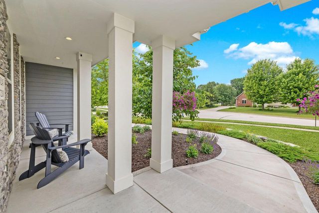 W245N7230 Stonefield DRIVE, Sussex, WI 53089