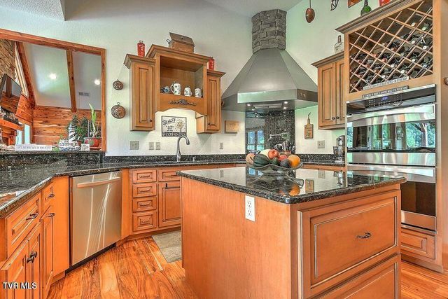 251 Fee Trail, Ewing, VA 24248