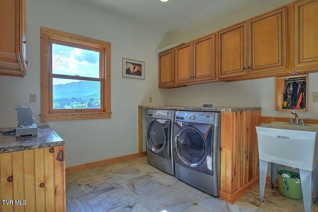 251 Fee Trail, Ewing, VA 24248