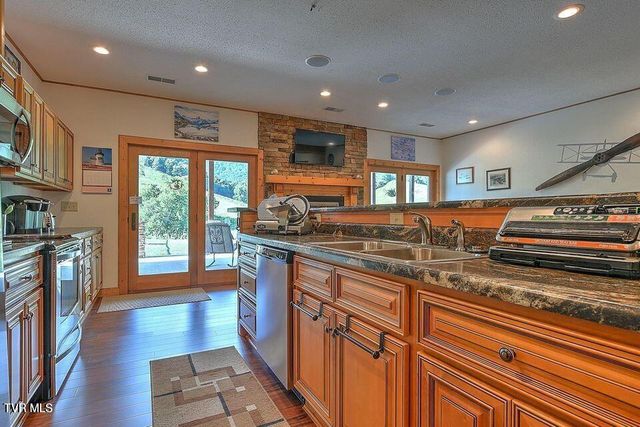 251 Fee Trail, Ewing, VA 24248