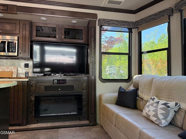 4229 E Parkway #348, Gatlinburg, TN 37738