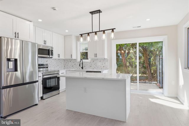 4421 ROSELYN LN, Bensalem, PA 19020