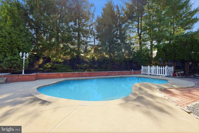 4421 ROSELYN LN, Bensalem, PA 19020