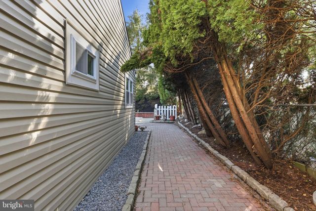 4421 ROSELYN LN, Bensalem, PA 19020