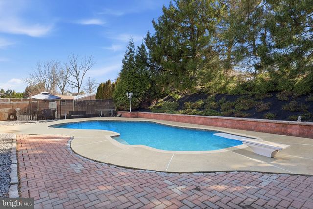 4421 ROSELYN LN, Bensalem, PA 19020
