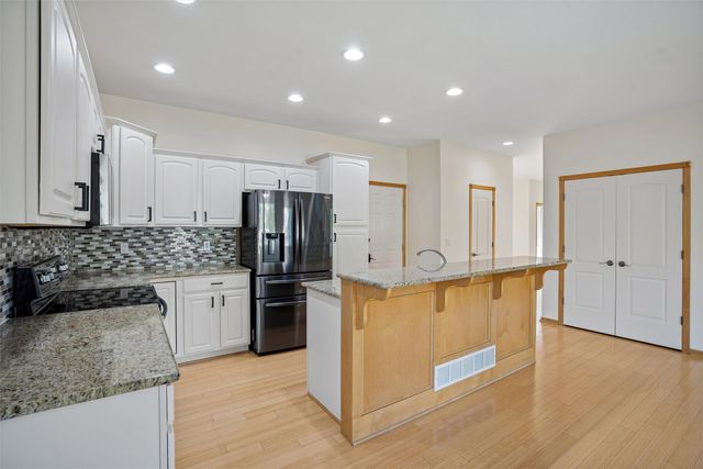 4114 Belair Drive, Urbandale, IA 50323
