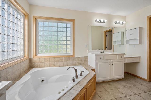 4114 Belair Drive, Urbandale, IA 50323