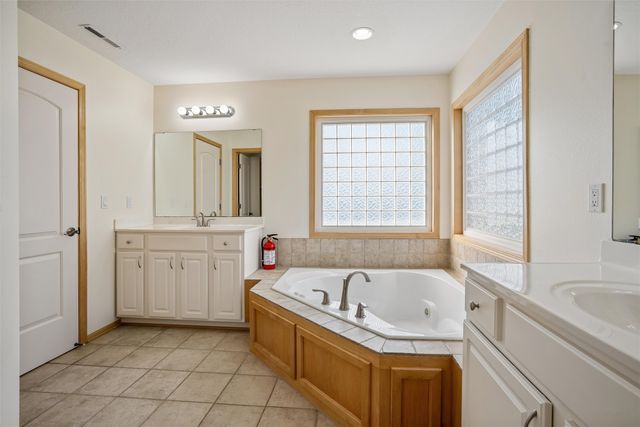 4114 Belair Drive, Urbandale, IA 50323