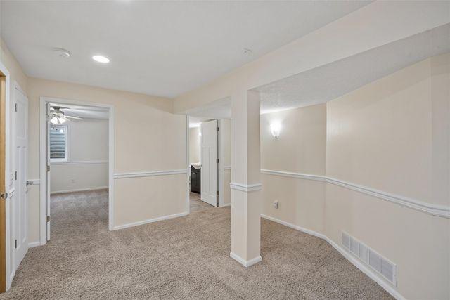 4114 Belair Drive, Urbandale, IA 50323