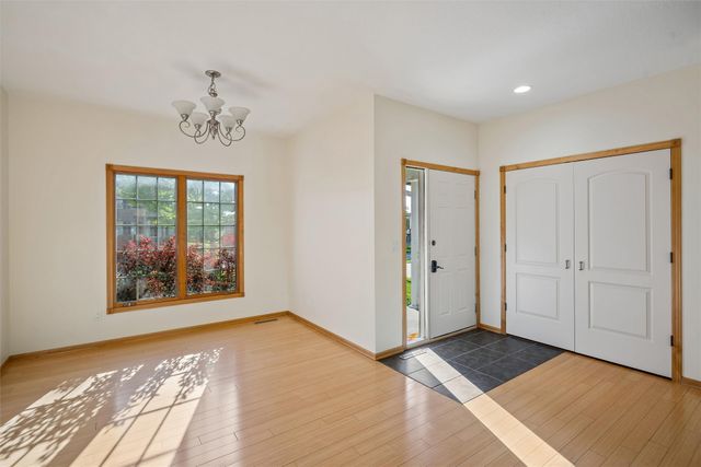 4114 Belair Drive, Urbandale, IA 50323