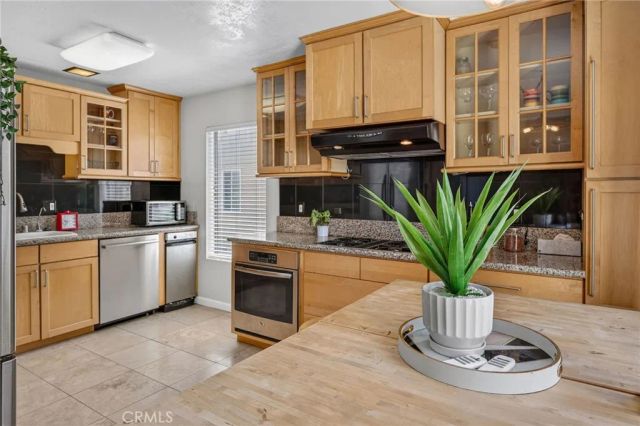 1270 Cabrillo Park Drive D, Santa Ana, CA 92701