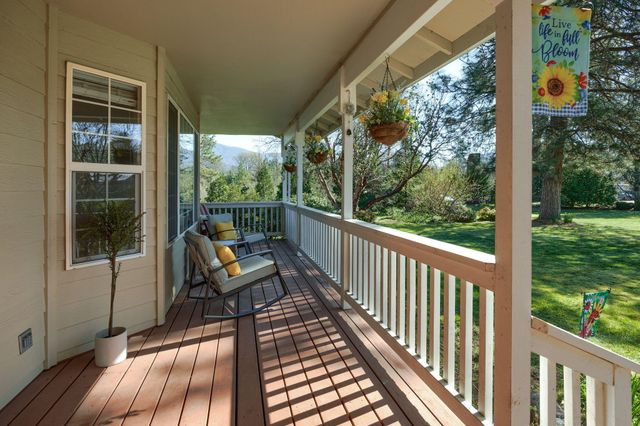 168 Allman Way, Grants Pass, OR 97526