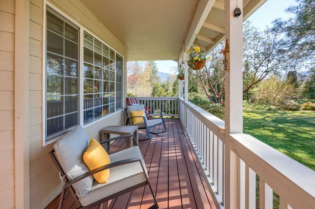 168 Allman Way, Grants Pass, OR 97526