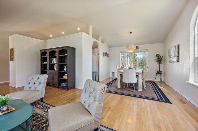 168 Allman Way, Grants Pass, OR 97526