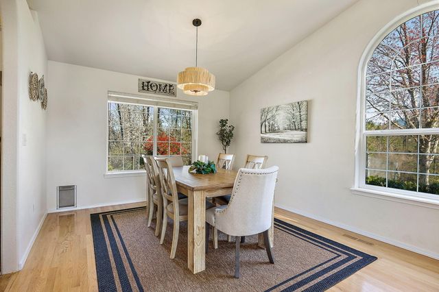 168 Allman Way, Grants Pass, OR 97526