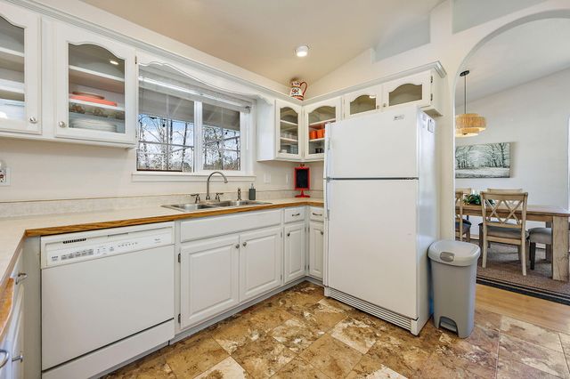 168 Allman Way, Grants Pass, OR 97526