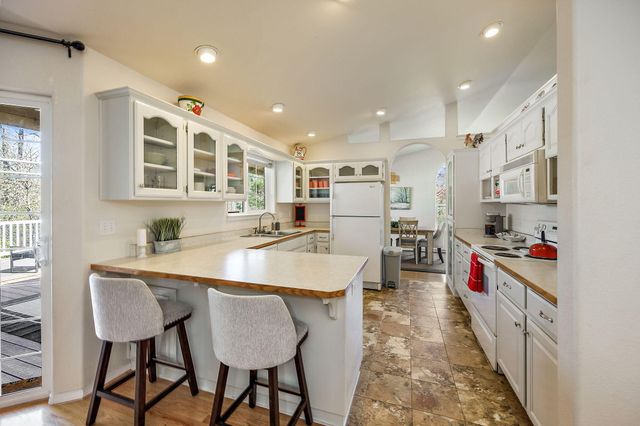 168 Allman Way, Grants Pass, OR 97526