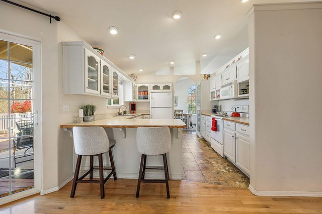 168 Allman Way, Grants Pass, OR 97526