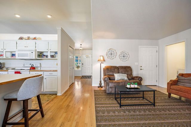 168 Allman Way, Grants Pass, OR 97526